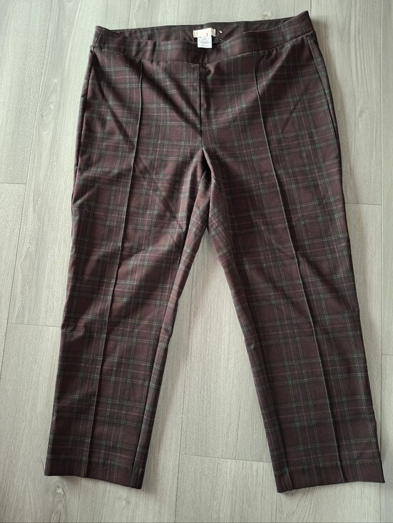 Laura Pants - NWOT Plaid Slim Dress Pants in Burgundy and Green